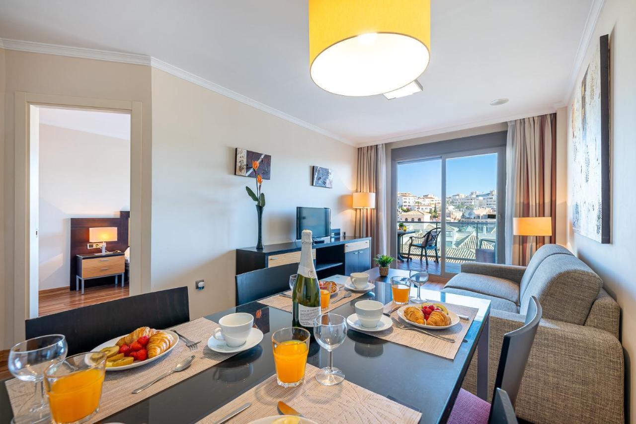 797 Holiday Rentals - Arcosur1- Moderno Apartamento Con Terraza Y Vistas Benalmadena Luaran gambar