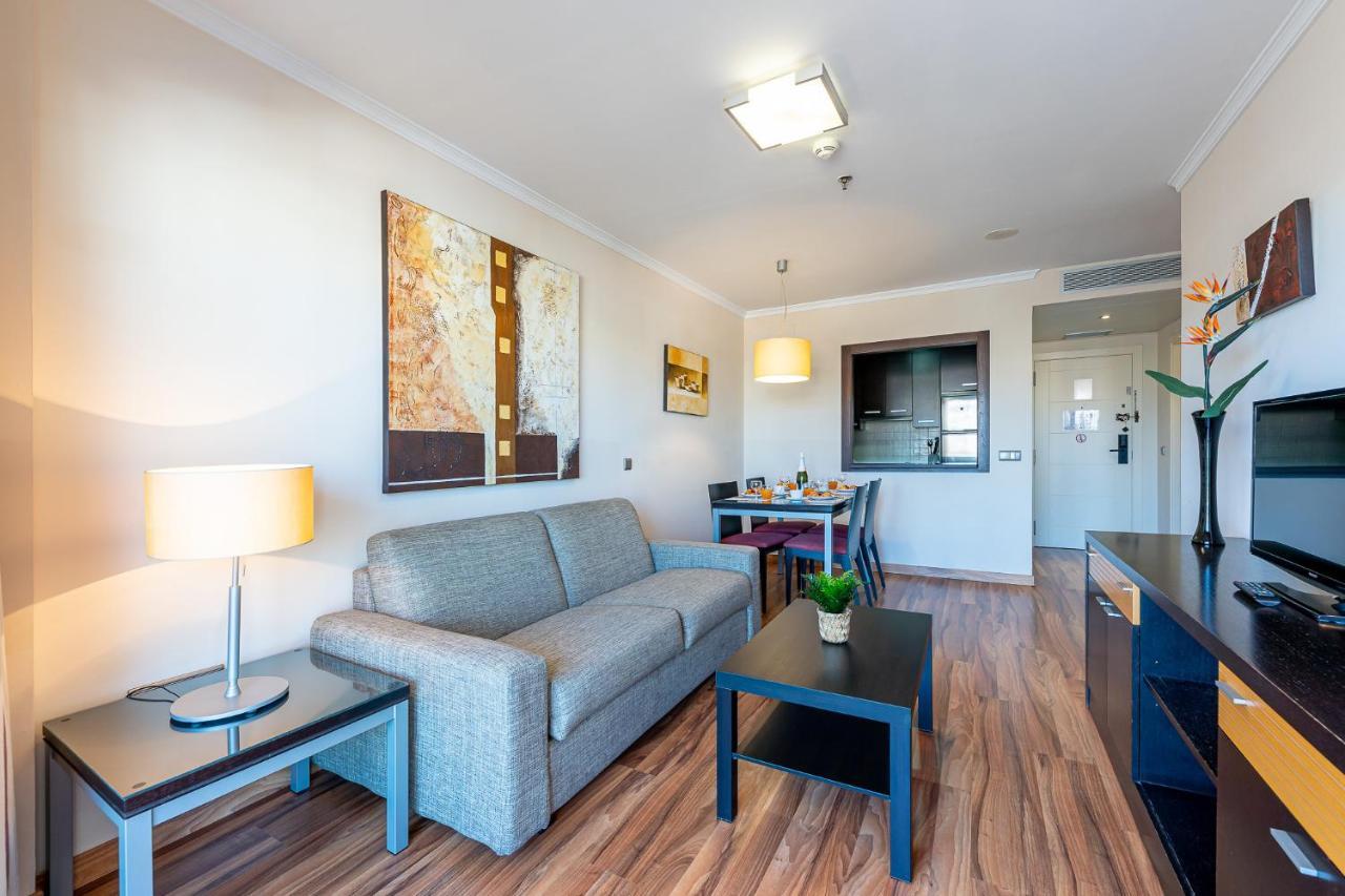 797 Holiday Rentals - Arcosur1- Moderno Apartamento Con Terraza Y Vistas Benalmadena Luaran gambar