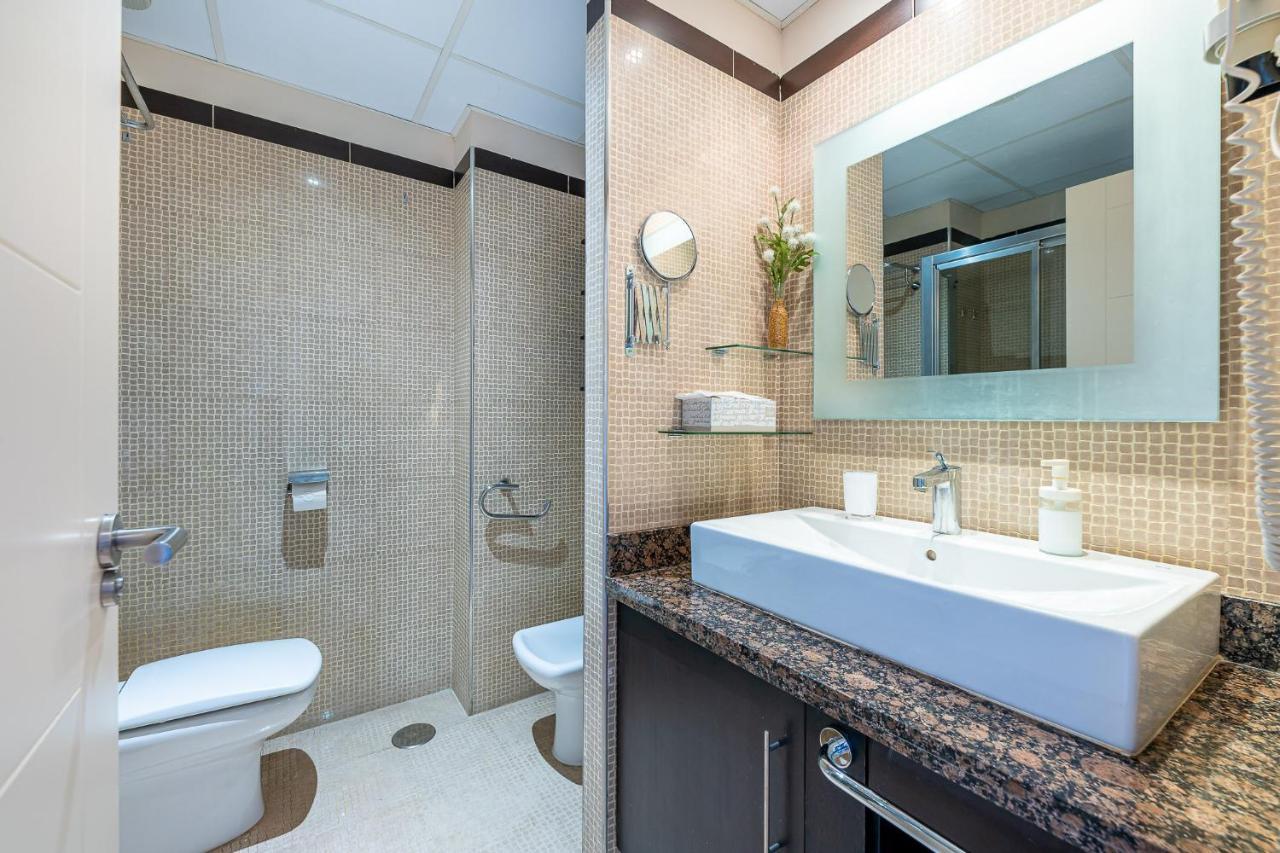 797 Holiday Rentals - Arcosur1- Moderno Apartamento Con Terraza Y Vistas Benalmadena Luaran gambar